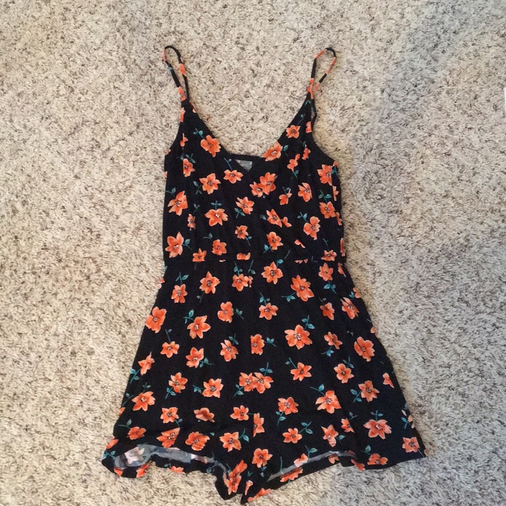 Floral, V neck romper